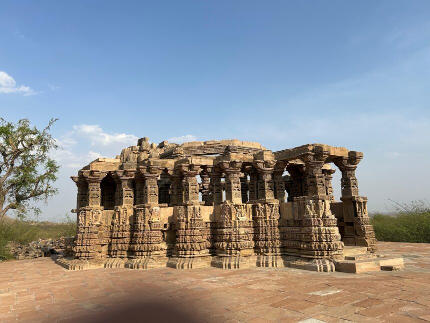 किराडू मंदिर परिसर – बाड़मेर का रहस्यमयी और ऐतिहासिक पर्यटन स्थल