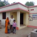 प्रधानमंत्री आवास योजना के तहत बना पक्का ग्रामीण घर